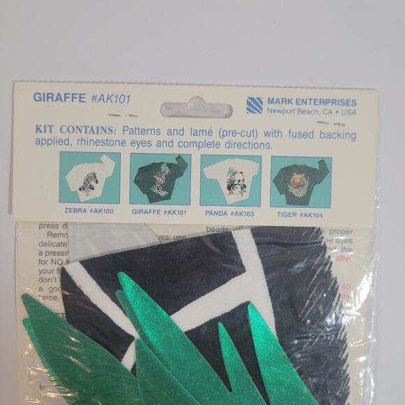 Glitter Classics Iron-On Applique Kit with Sheer Lame Giraffe Design #Ak101 - Picture 3 of 4